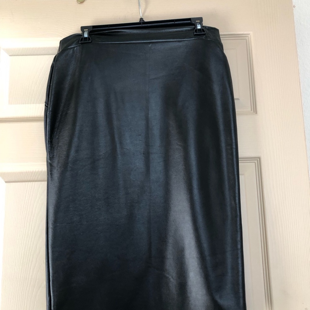 🍒🍒Elegant Black  faux Leather Skirt